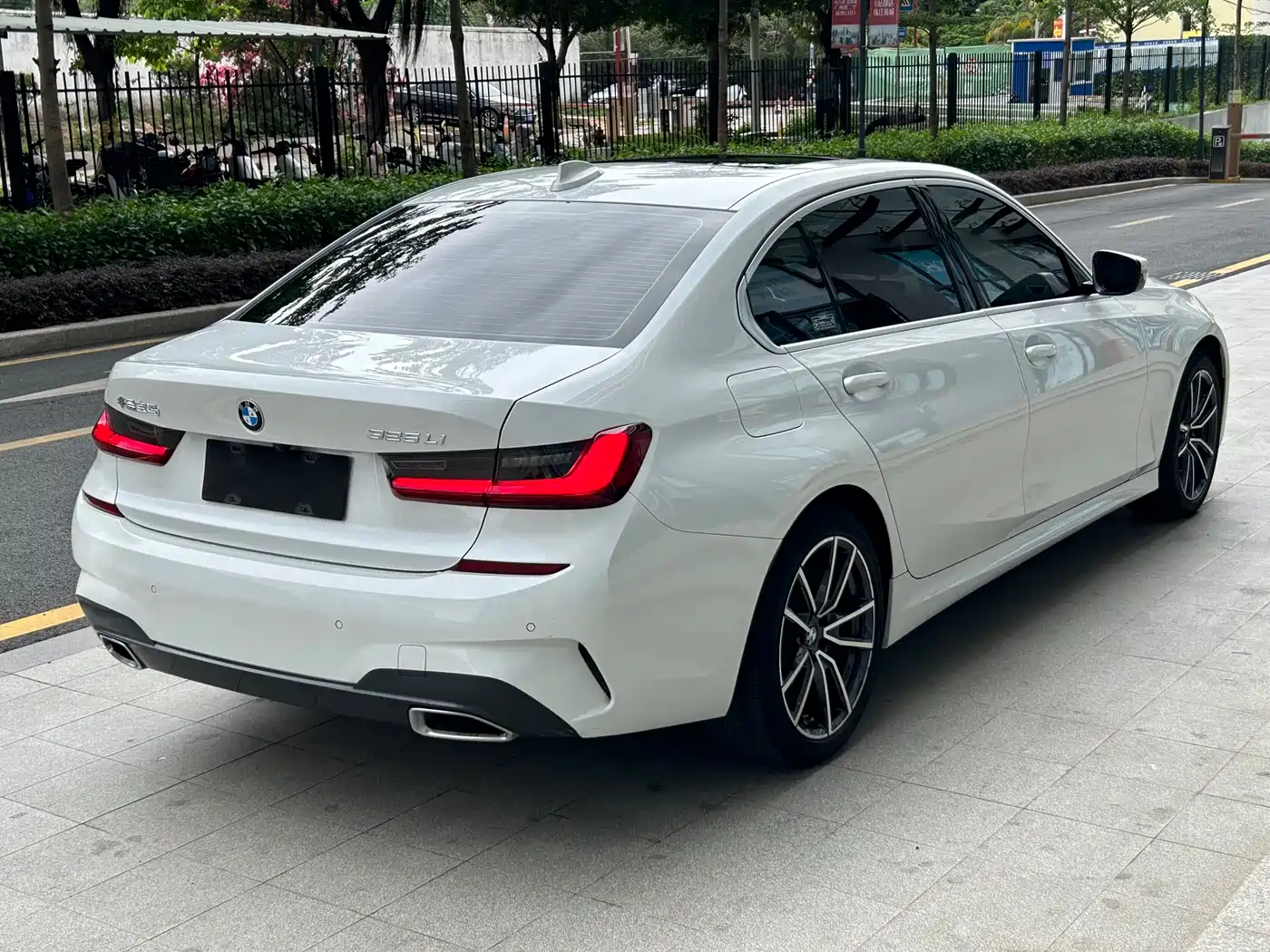 BMW 3-SERIES