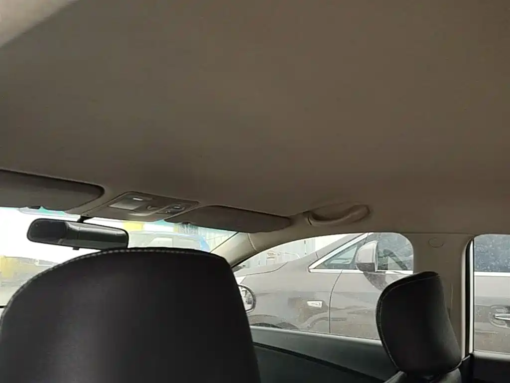 Kia K2 2012 Sedan 1.4L AT GLS Commemorative Edition фото 18