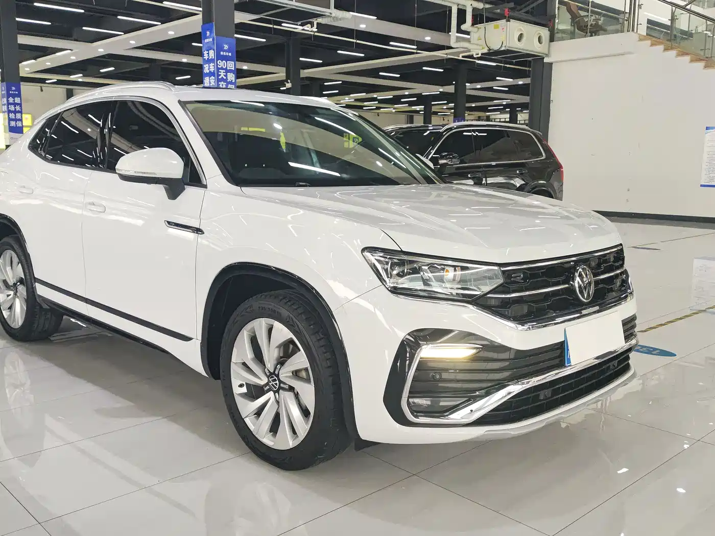 Volkswagen Tayron X 2020 330TSI 2WD Premium Smart Edition фото 3