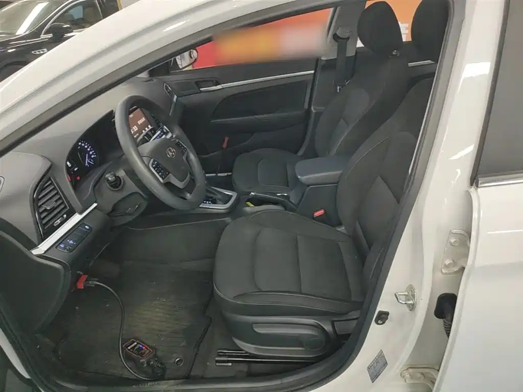 Hyundai Elantra 2016 Model 1.6L Automatic Smart Elite фото 15