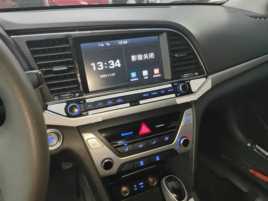 Hyundai Elantra 2016 Model 1.6L Automatic Smart Elite фото 13