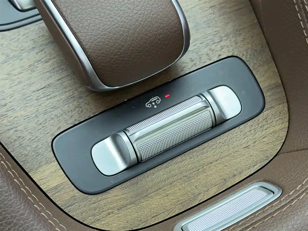 Mercedes-Benz GLE 2024 GLE 450 4MATIC Fashion фото 13