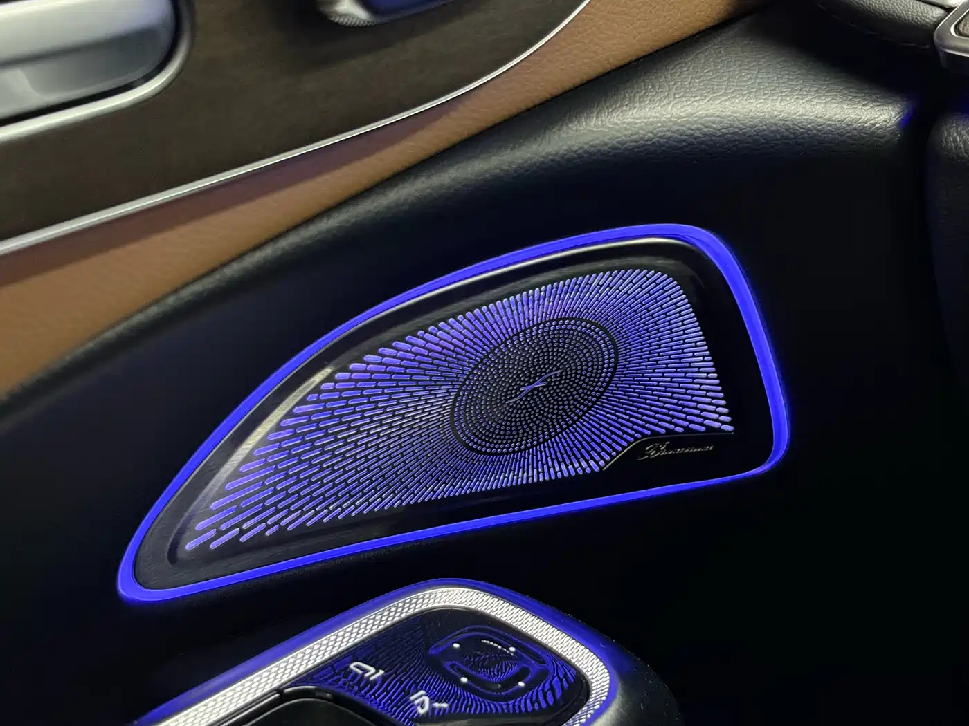 Mercedes-Benz E-Class 2024 E 300 L Fashion фото 16