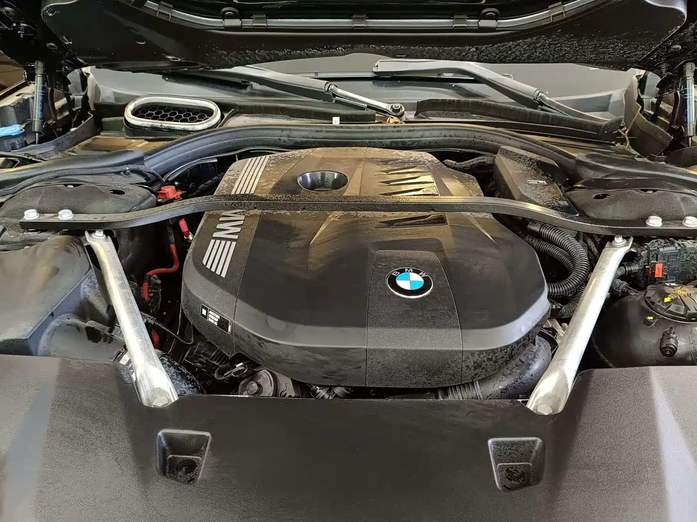 BMW 7 Series 2023 Model 740Li Leading M Sport Package фото 14