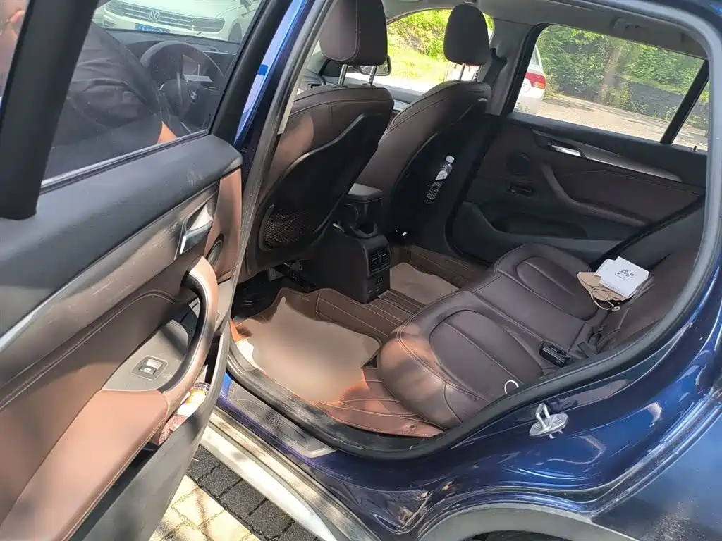 BMW X1 2019 sDrive18Li Premium Model фото 15