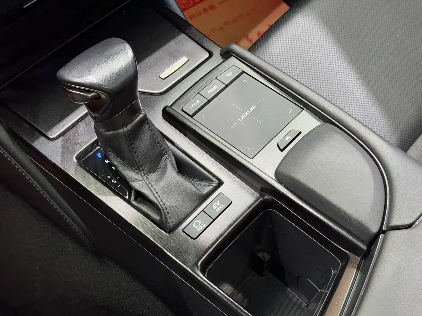 Lexus ES 2021 300h Excellence Edition фото 11