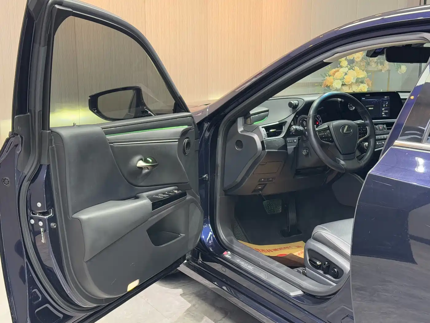 Lexus ES 2021 300h Excellence Edition фото 4