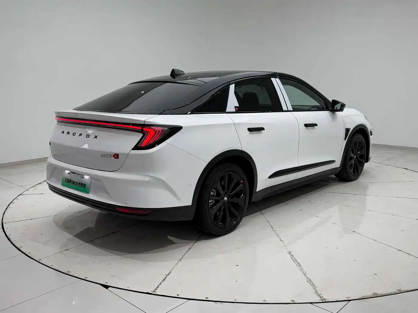 ARCFOX EXTREME FOX POLAR FOX ALPHA S6