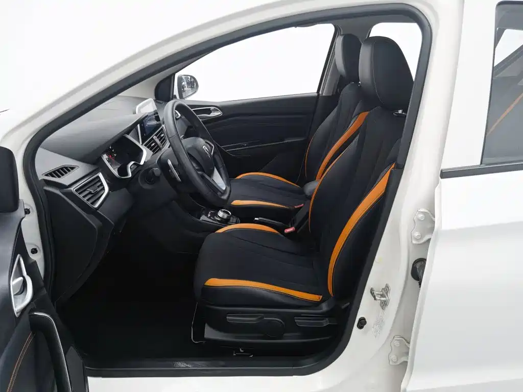 Baojun 310 2017 2017 1.5L Auto Fashion