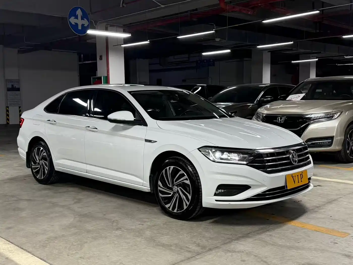 Volkswagen Sagitar 2022 280TSI DSG Soaring Edition фото 3