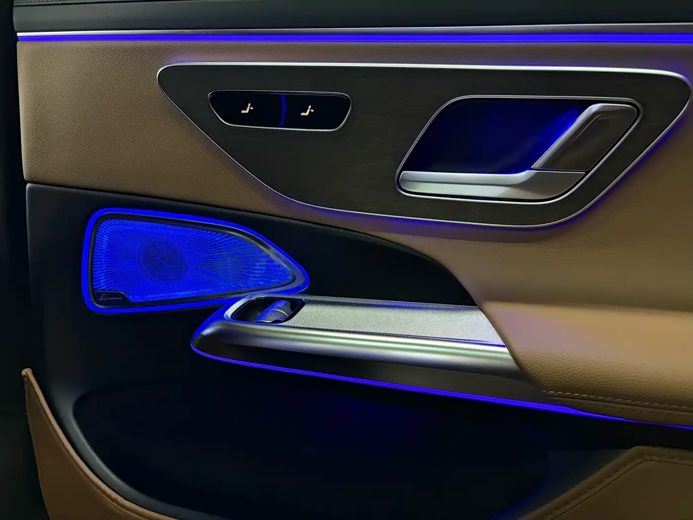 Mercedes-Benz E-Class 2024 E 300 L Fashion фото 21