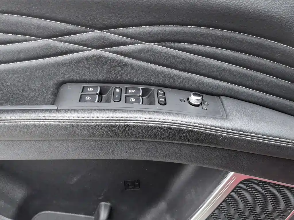 Dongfeng Fengguang Fengguang ix5 2020 2019 220T CVT Zhi Shang China VI