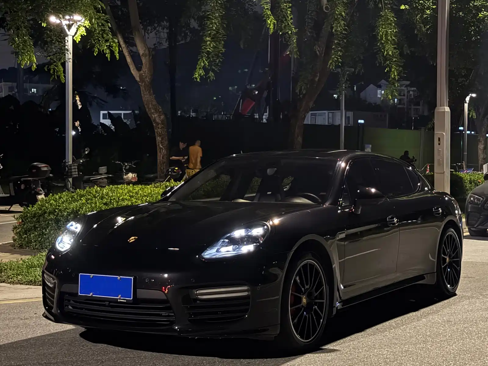 صورة 1 - Porsche Panamera