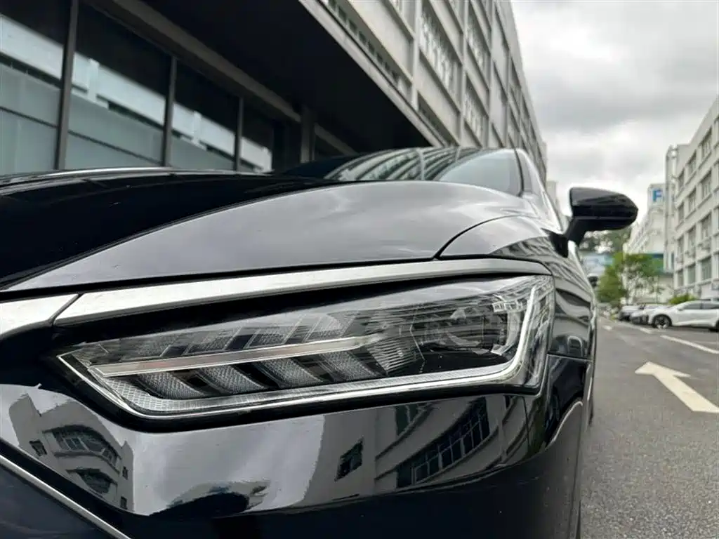 BYD Qin PLUS 2024 Glory Edition DM-i 55KM Leading фото 15