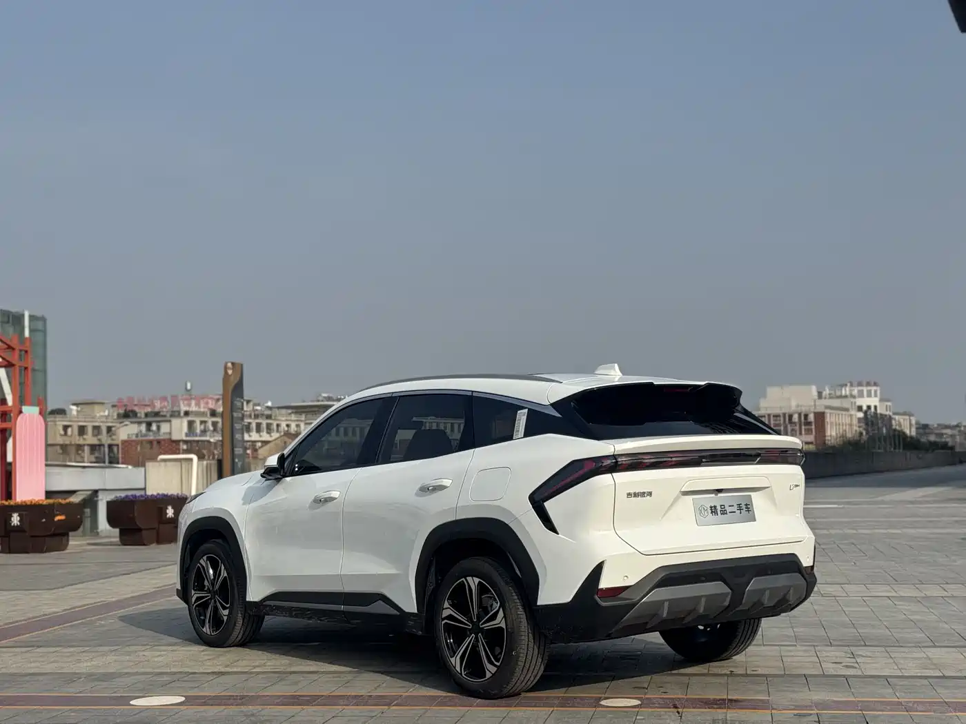 Geely Galaxy Galaxy L7 2025 EM-i 115km Explorer+ Edition фото 7