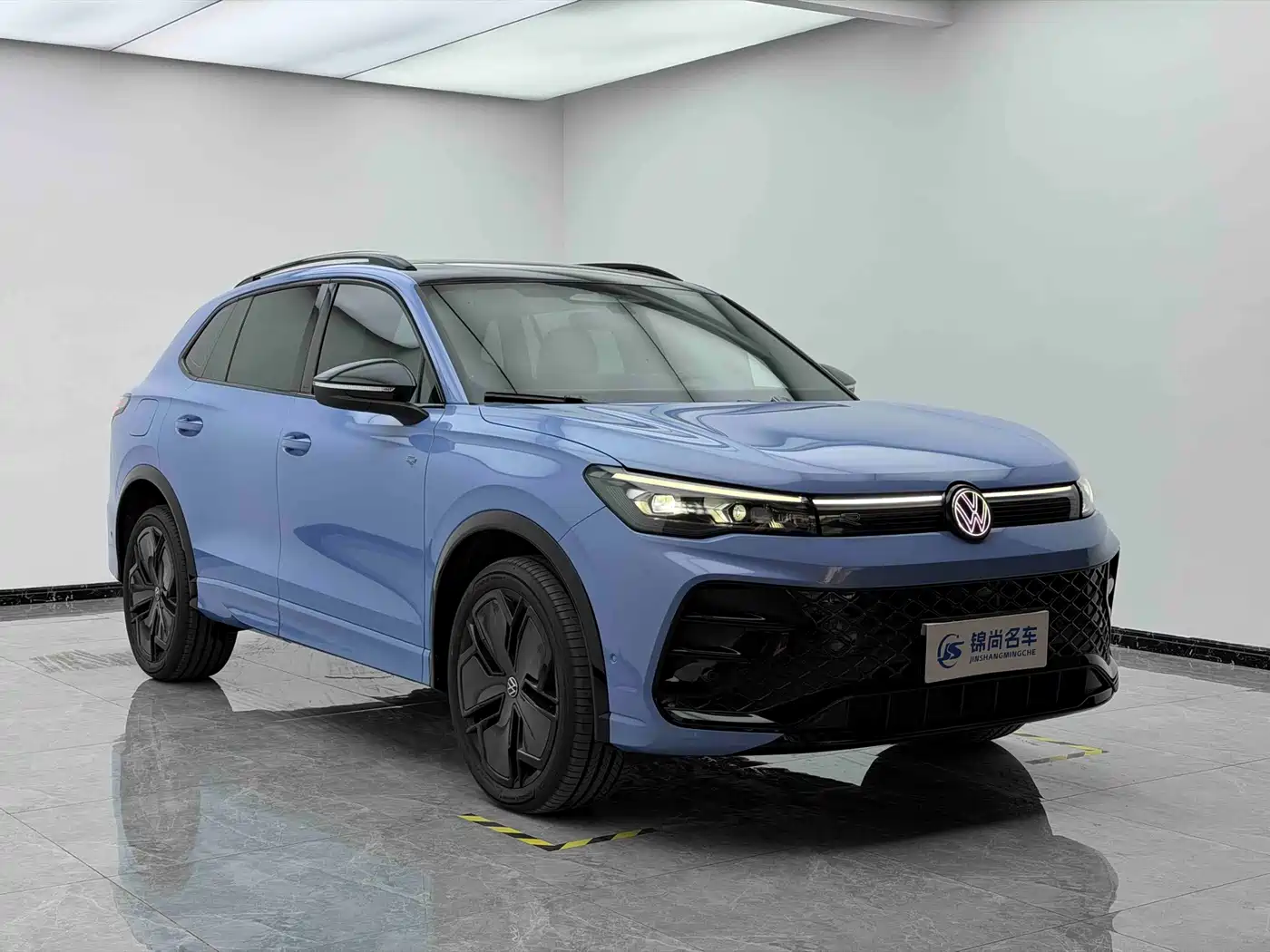 Volkswagen Tiguan L 2024 PRO 380TSI 4WD R-Line Premium Edition фото 4