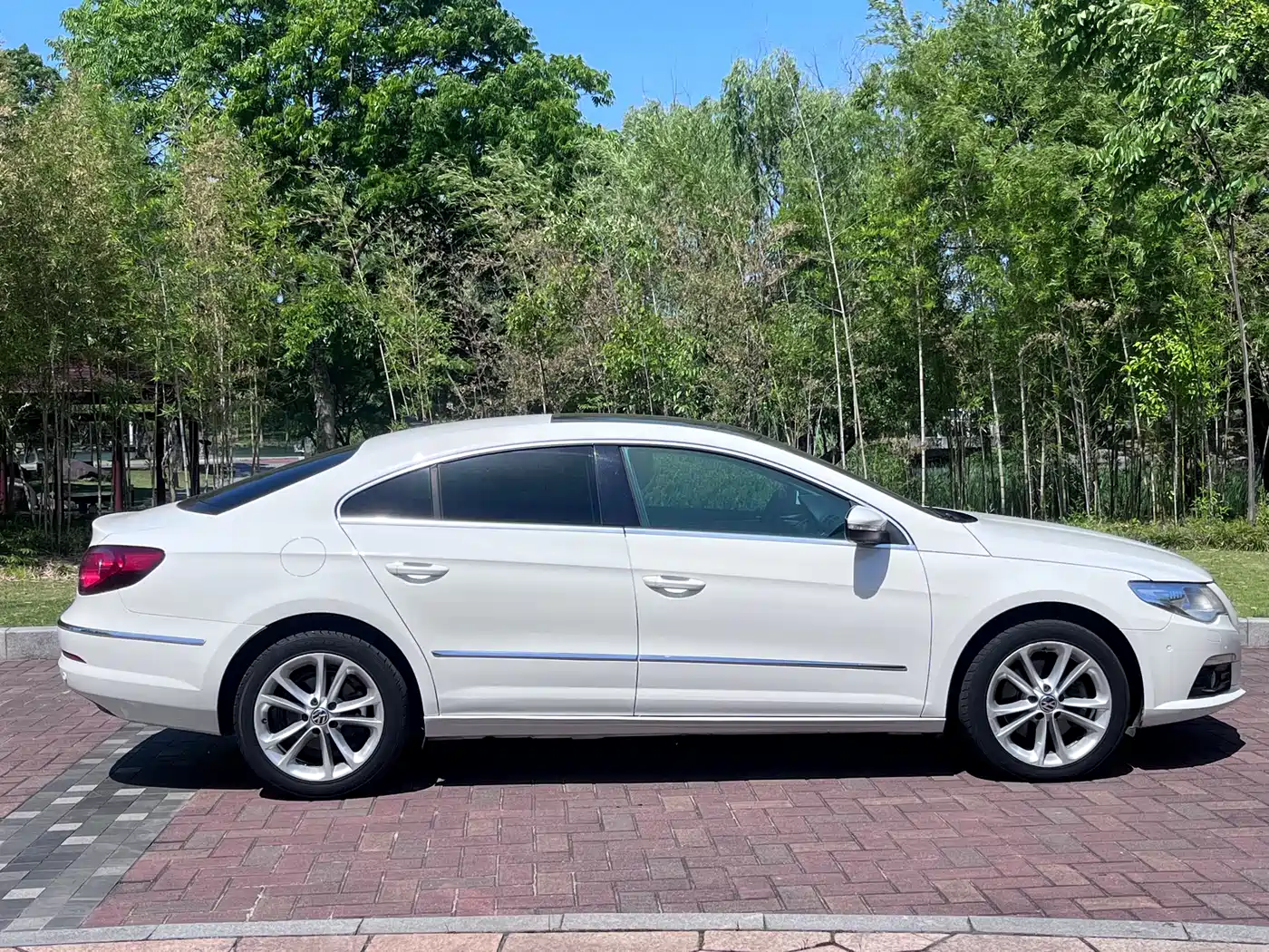 Volkswagen FAW-Volkswagen CC 2011 2.0TSI Supreme фото 4