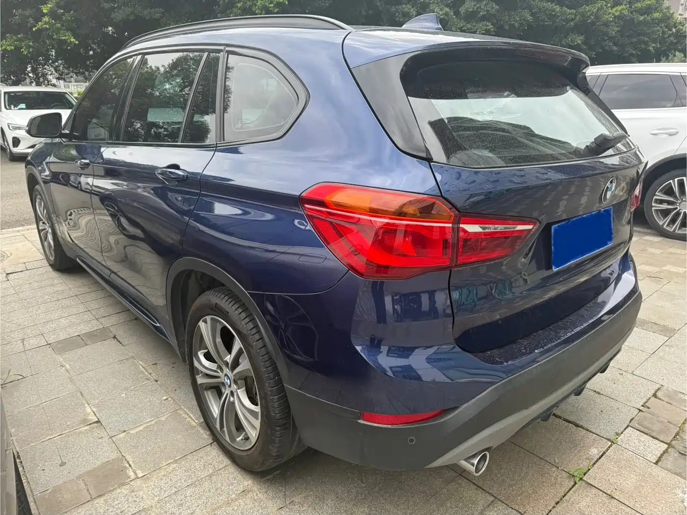 BMW X1 2019 sDrive18Li Premium Model фото 12