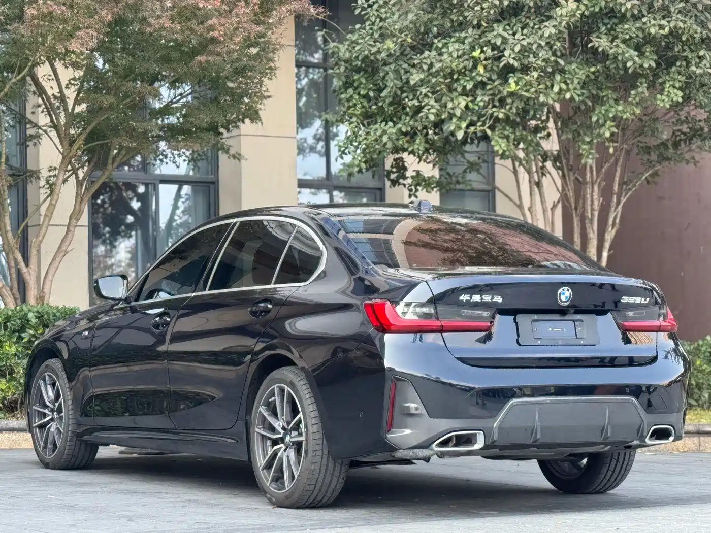 BMW 3 Series 2024 325Li M Sport Package фото 12