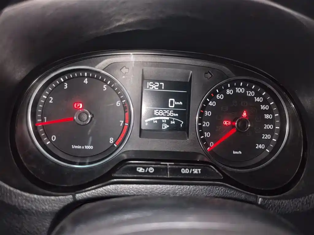 Volkswagen Polo 2014 1.4L Manual Comfort Edition фото 5