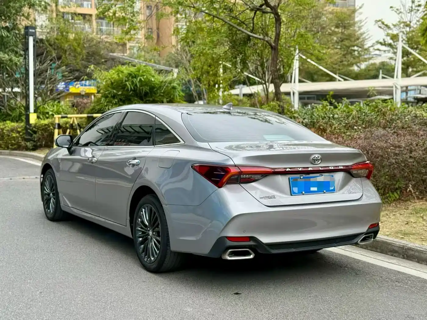 Toyota Avalon 2022 2.0L XLE Premium фото 4