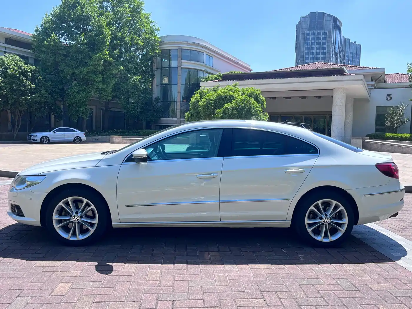 Volkswagen FAW-Volkswagen CC 2011 2.0TSI Supreme фото 6