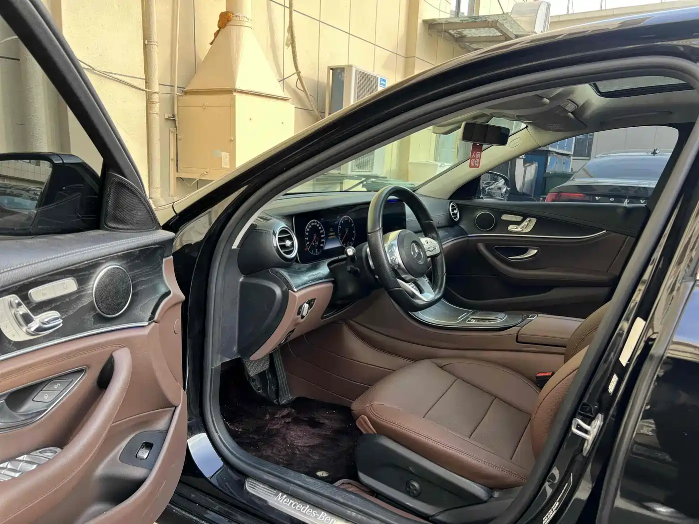 Mercedes-Benz E-Class 2019 E 300 L Luxury фото 7