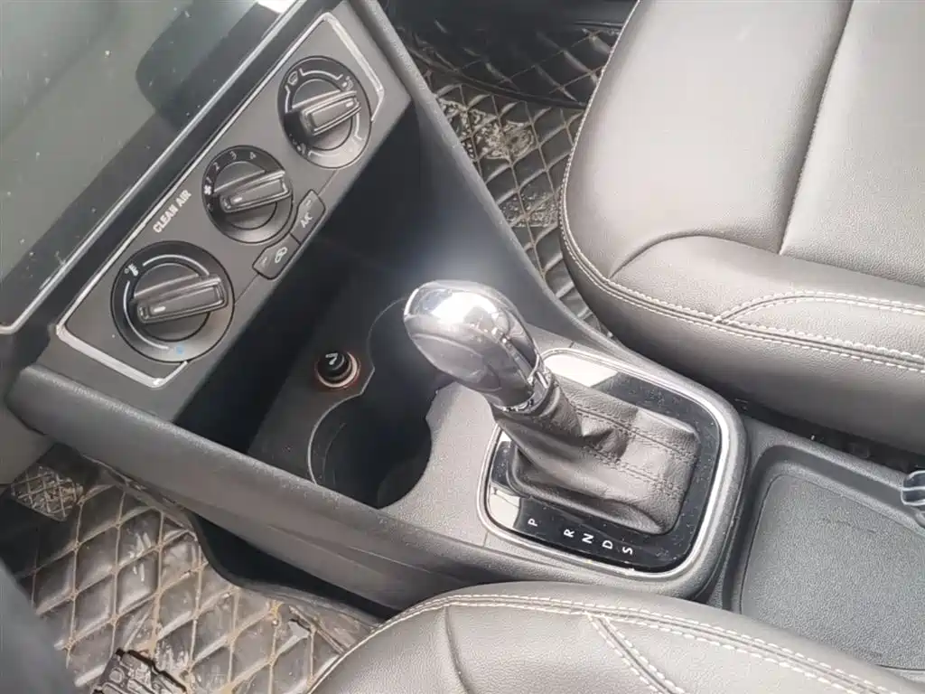 Volkswagen Polo 2016 1.6L Automatic Comfort фото 14