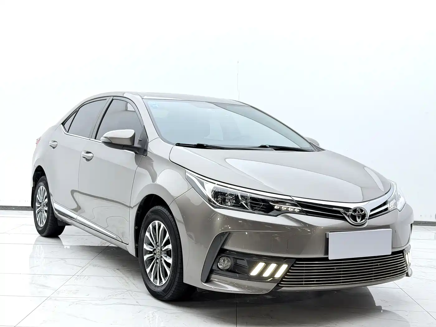 Toyota Corolla 2017 Facelift 1.2T S-CVT GL-i фото 3