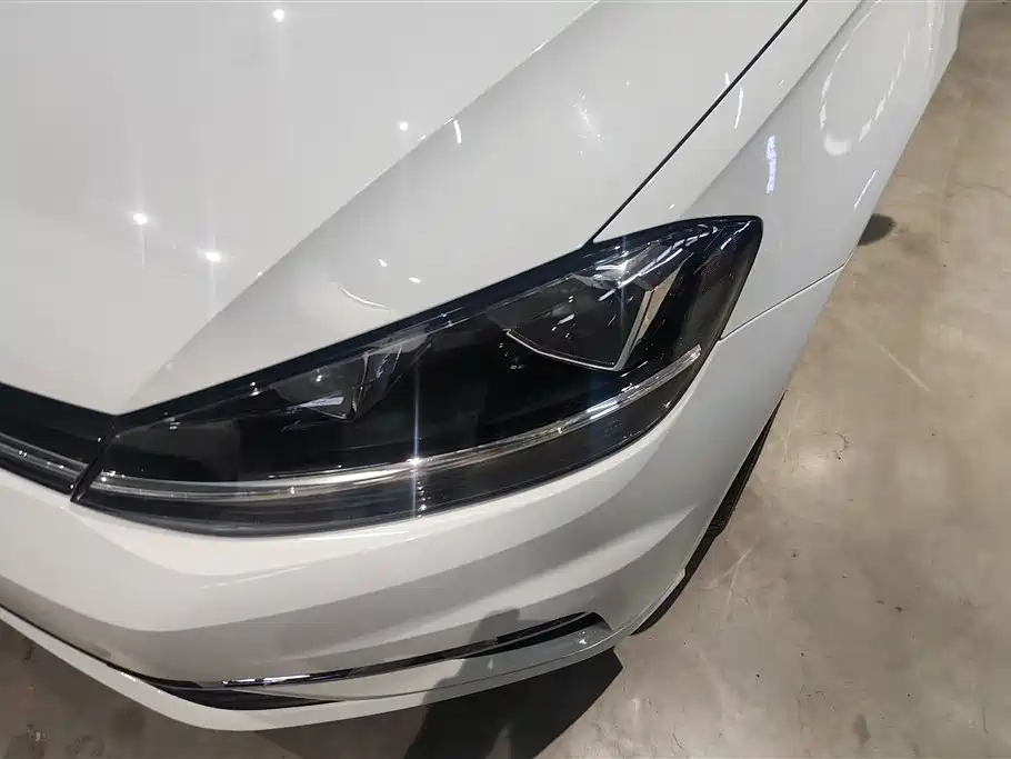 Volkswagen Golf 2020 Beloved Edition 280TSI DSG Comfort фото 5