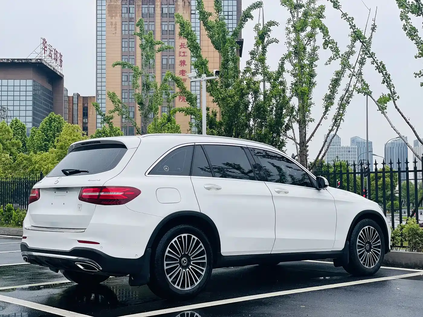 Mercedes-Benz GLC 2019 GLC 260 4MATIC Dynamic фото 7