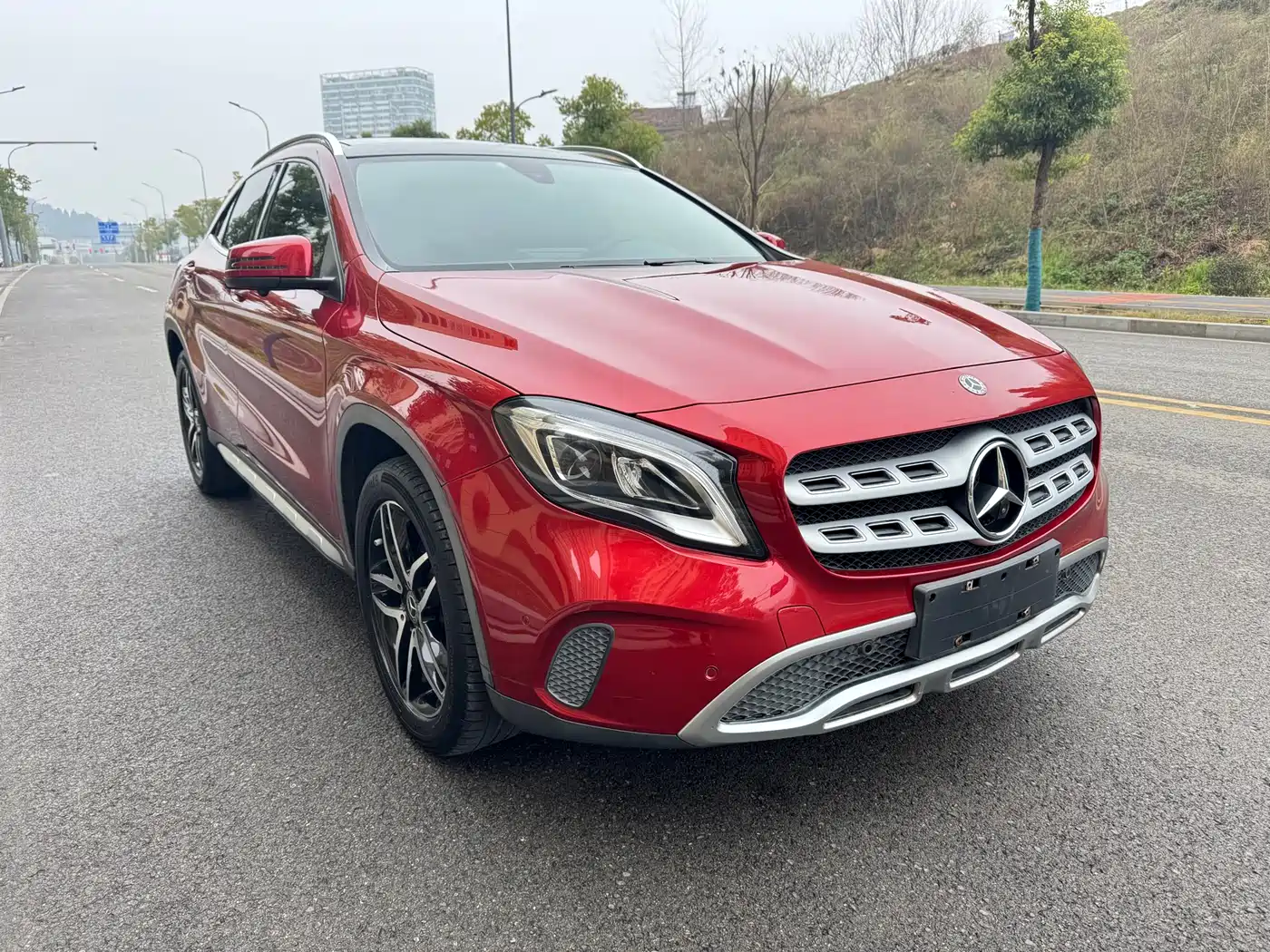 MERCEDES-BENZ GLA