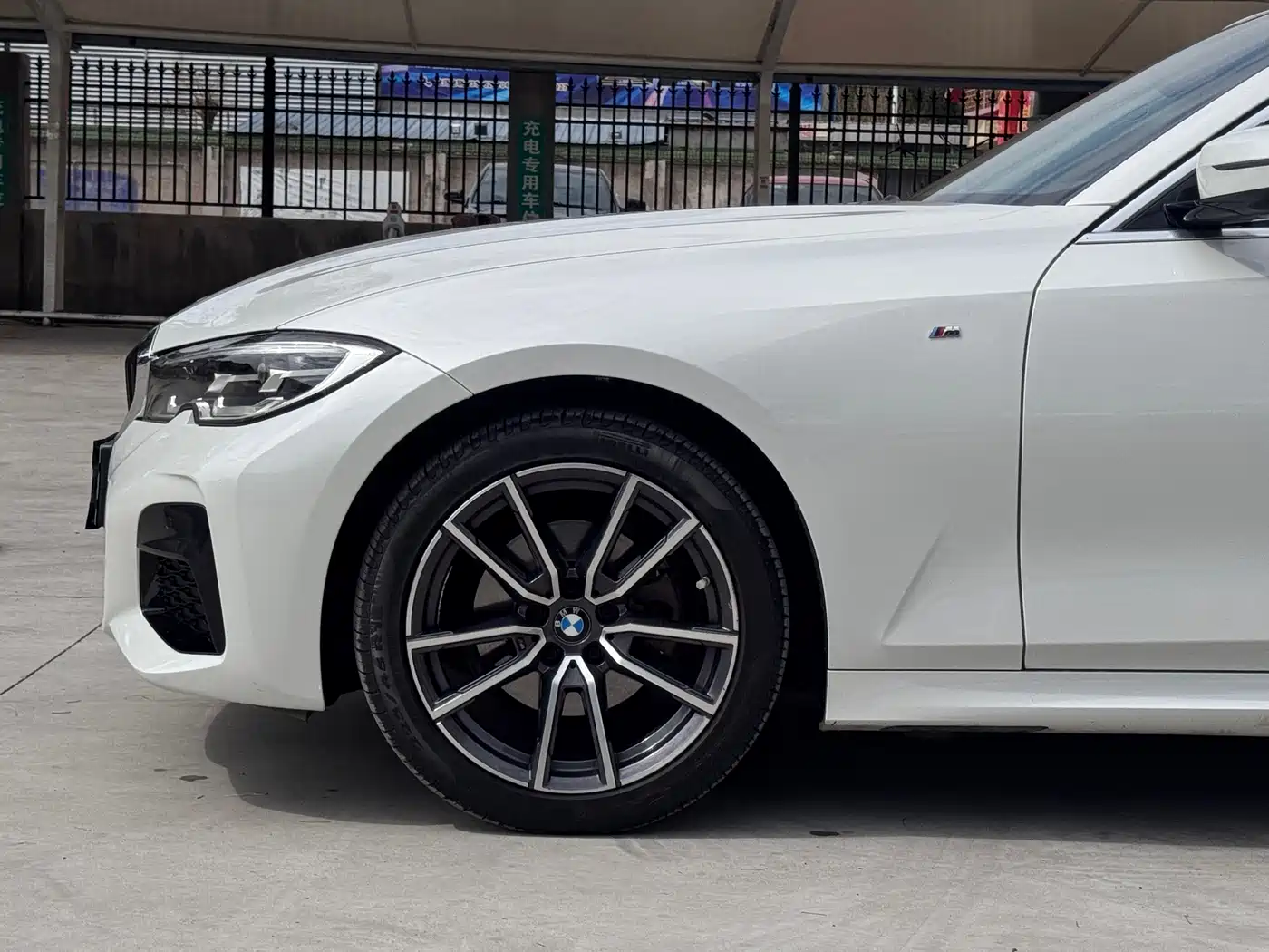 BMW 3 Series 2022 325Li M Sport Package фото 3