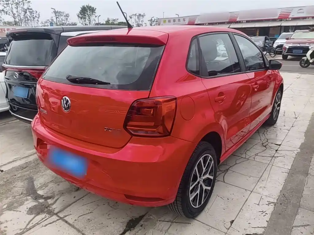 Volkswagen Polo 2016 1.6L Automatic Comfort фото 7
