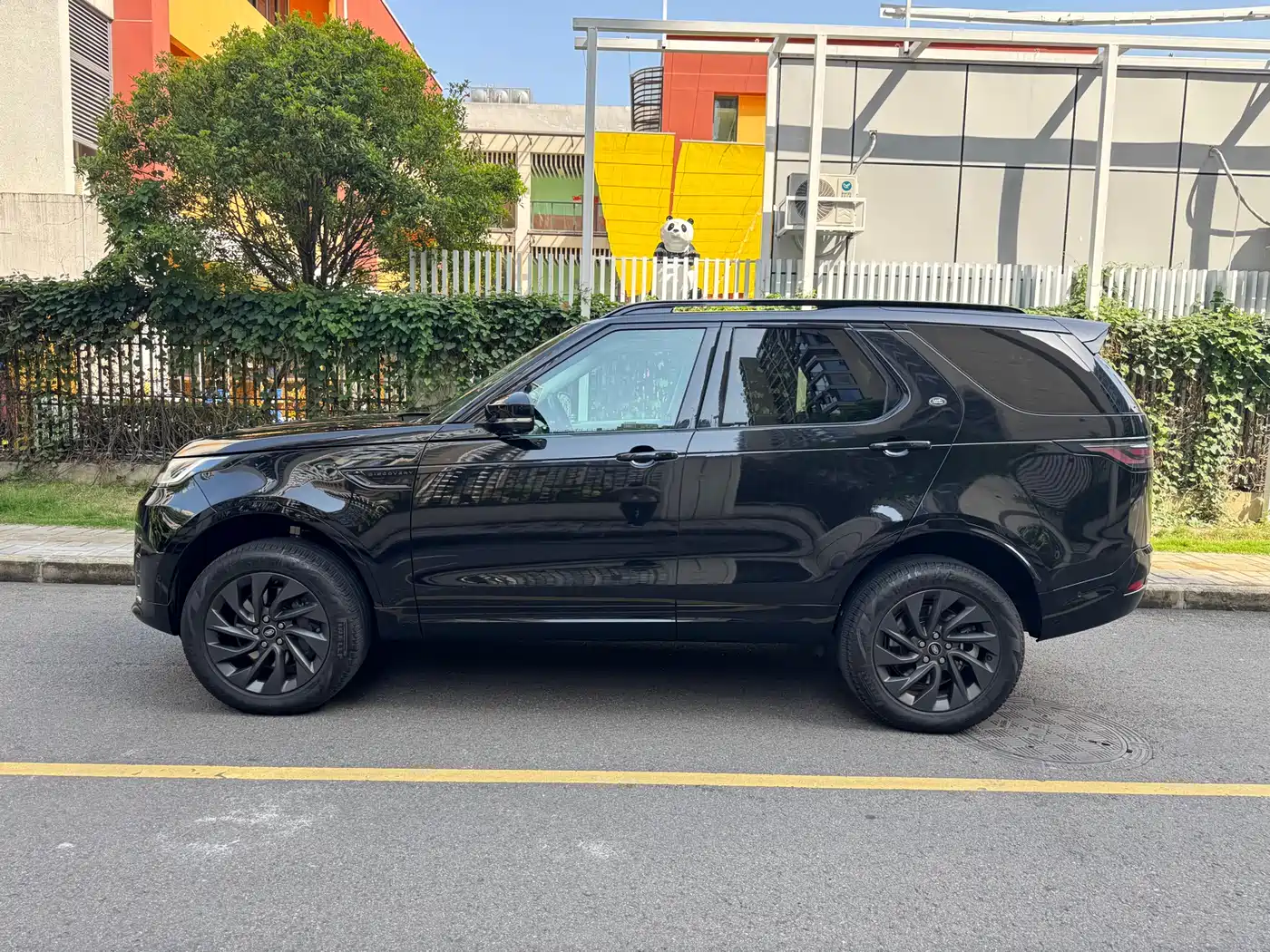 Land Rover Discovery 2023 Facelift 360PS R-Dynamic S фото 6