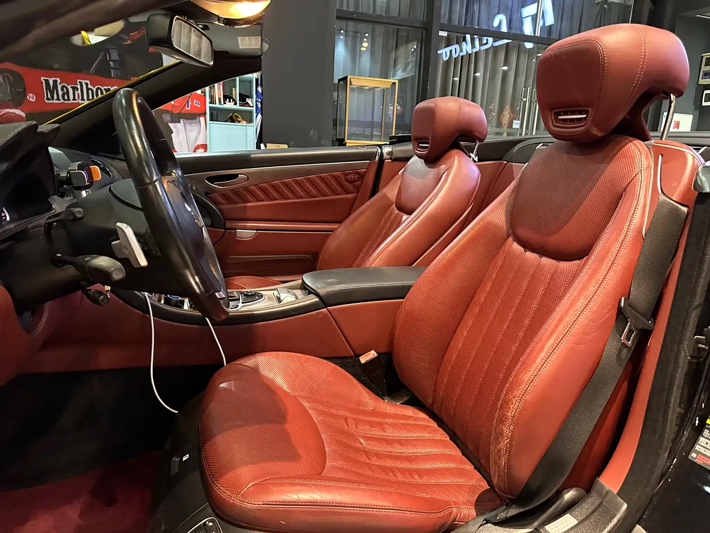 Mercedes-Benz SL-Class 2011 SL 300 Grand Edition фото 4