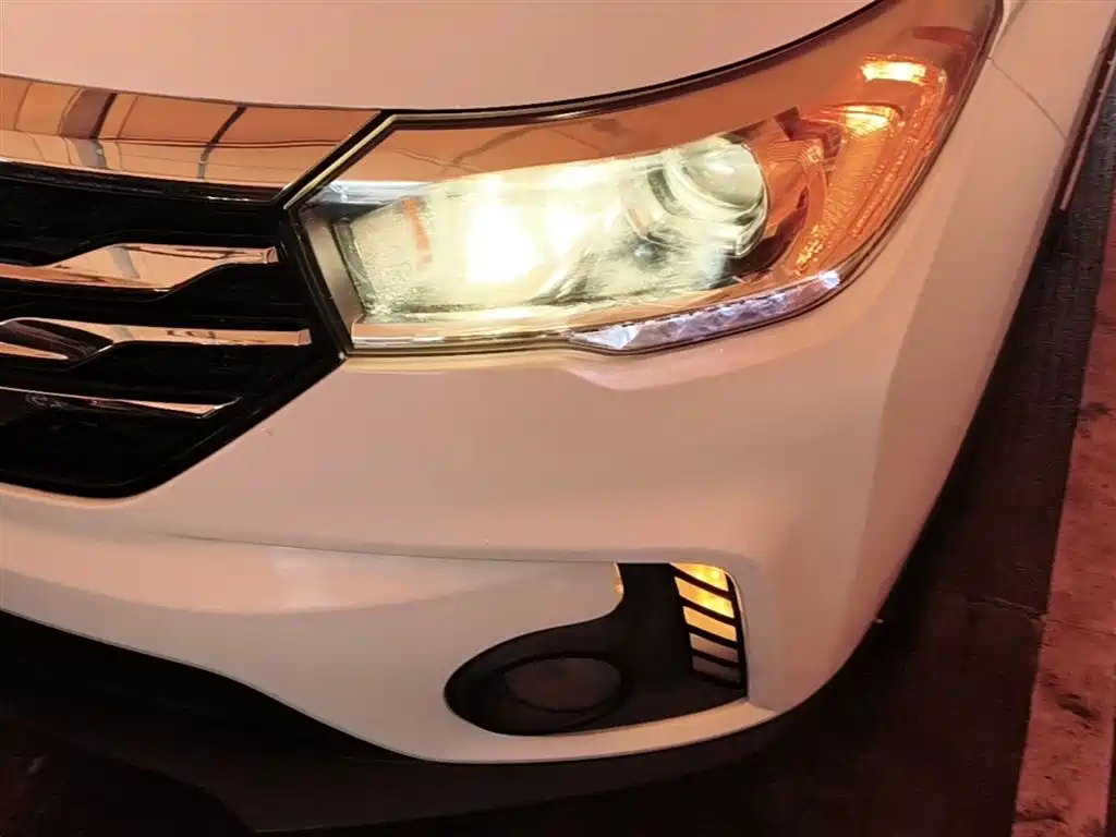 GAC Trumpchi Trumpchi GS4 2017 200T G-DCT 2WD Comfort фото 24