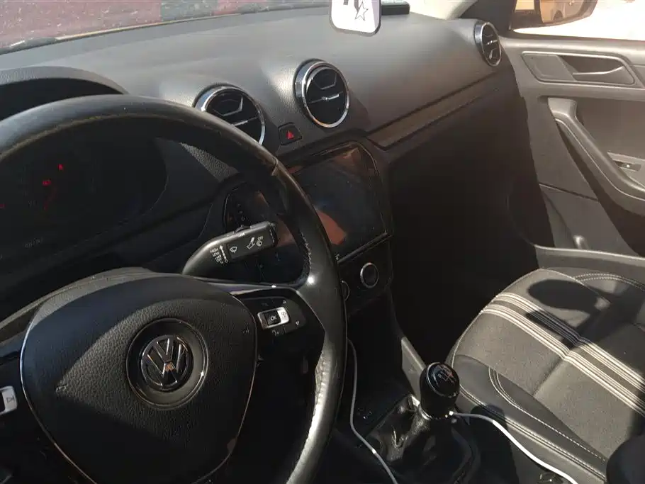 Volkswagen Jetta 2017 1.5L Manual Fashion фото 13