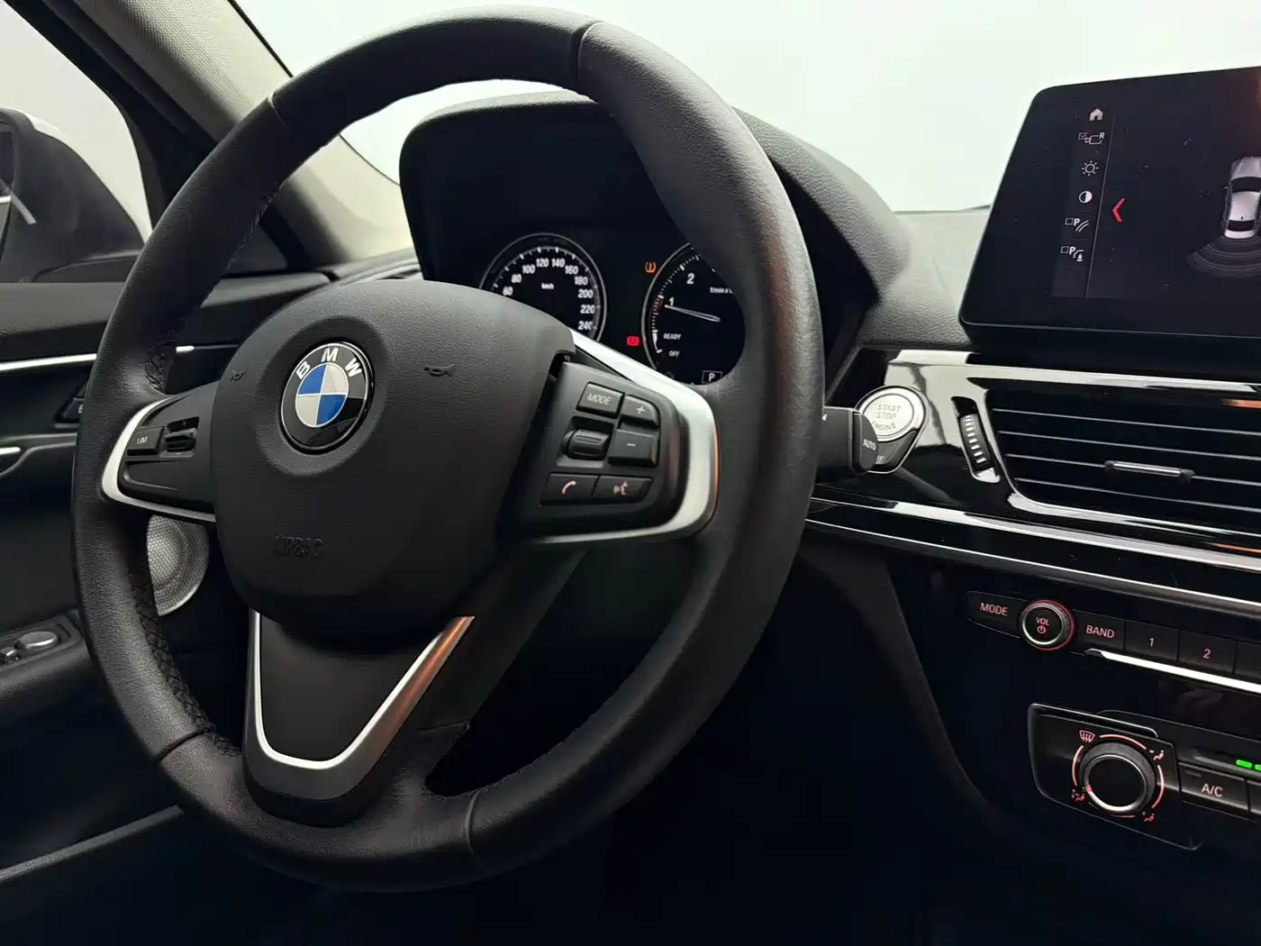 BMW 1 Series 2021 120i M Sport фото 17