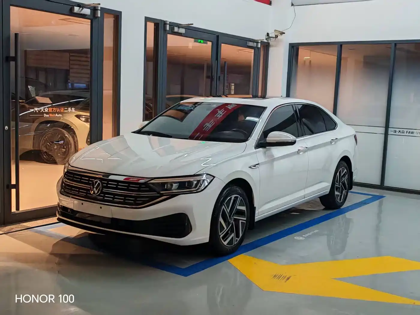 Volkswagen Sagitar 2023 300TSI DSG Surpassing Edition
