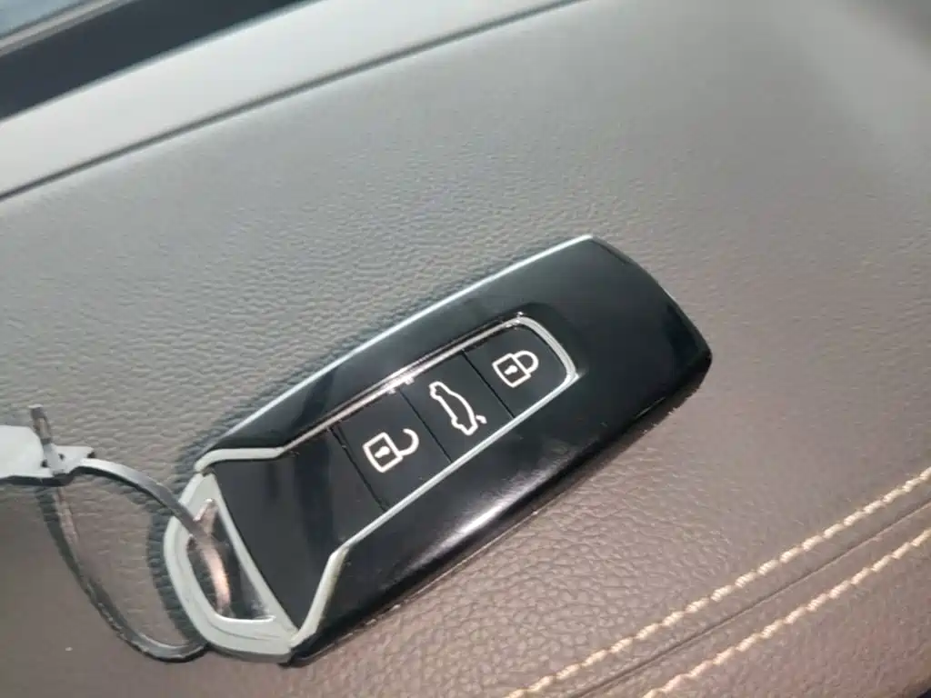 Фото 9 - Volkswagen Touareg