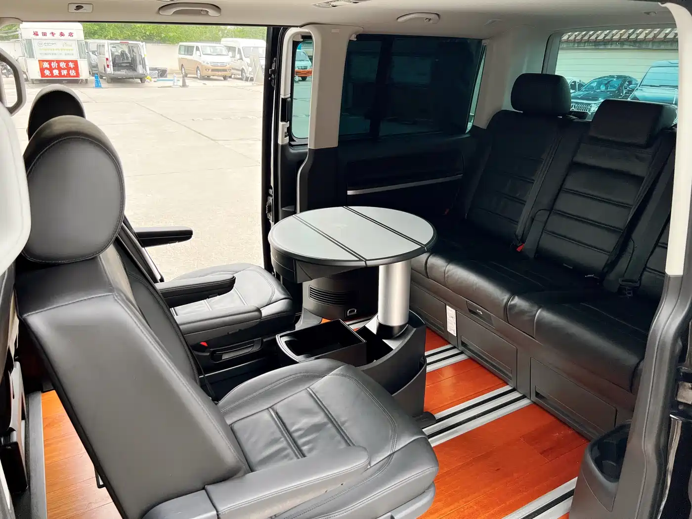 Volkswagen Multivan 2016 2.0TSI 4WD Prestige 7-Seater фото 17
