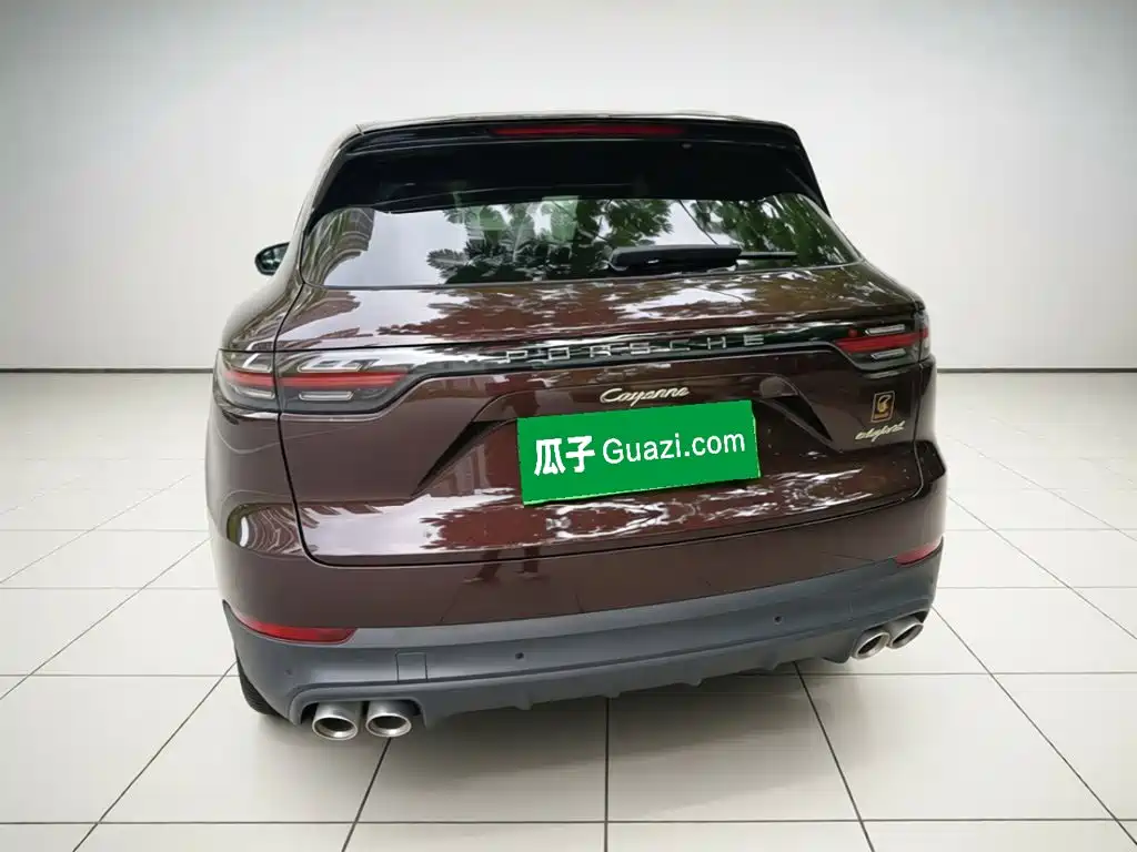 Photo 3 - Porsche Cayenne New Energy