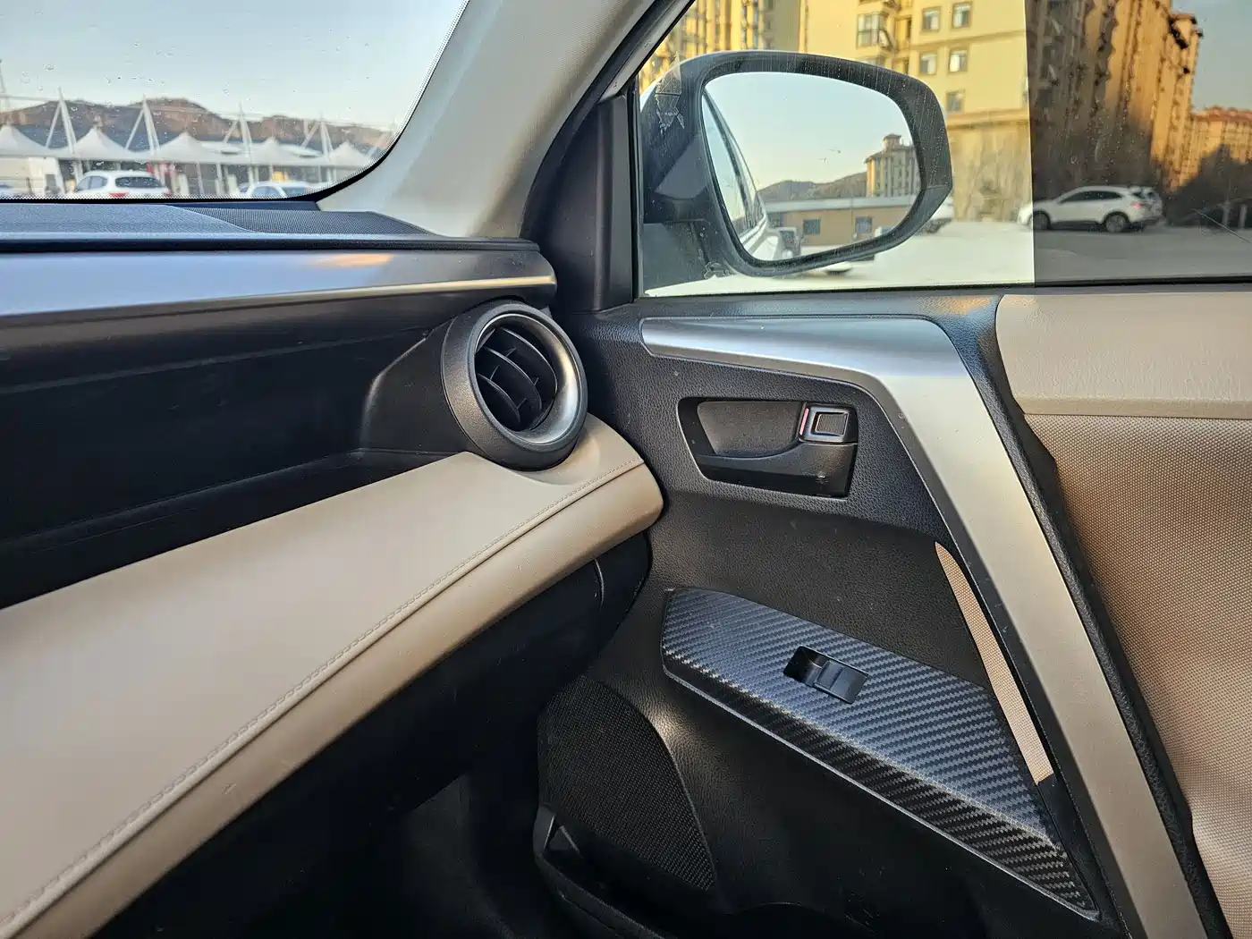 Toyota RAV4 Rongfang 2015 2.0L CVT 2WD Trend Edition фото 15