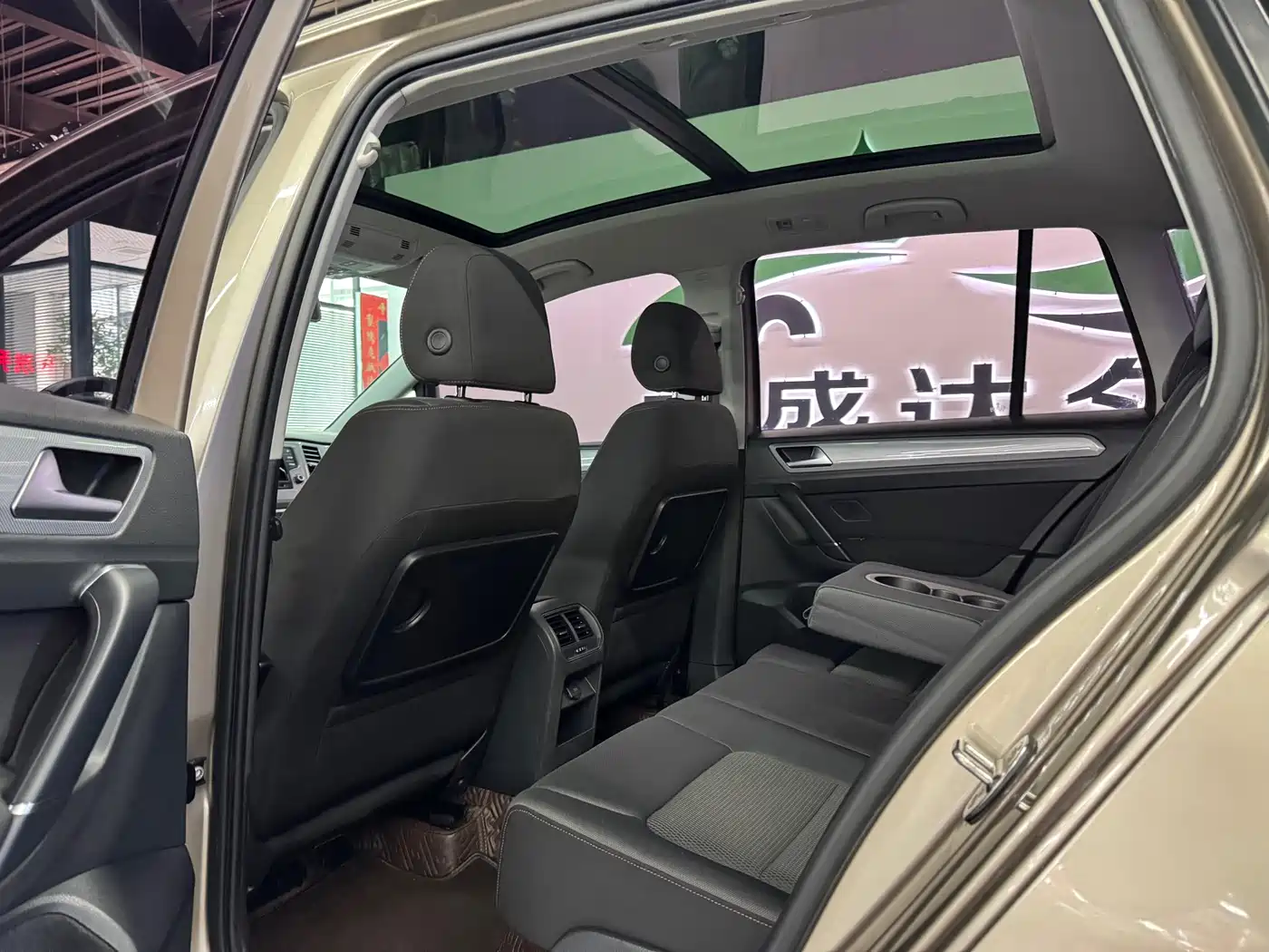 VOLKSWAGEN GOLF*JIAYU