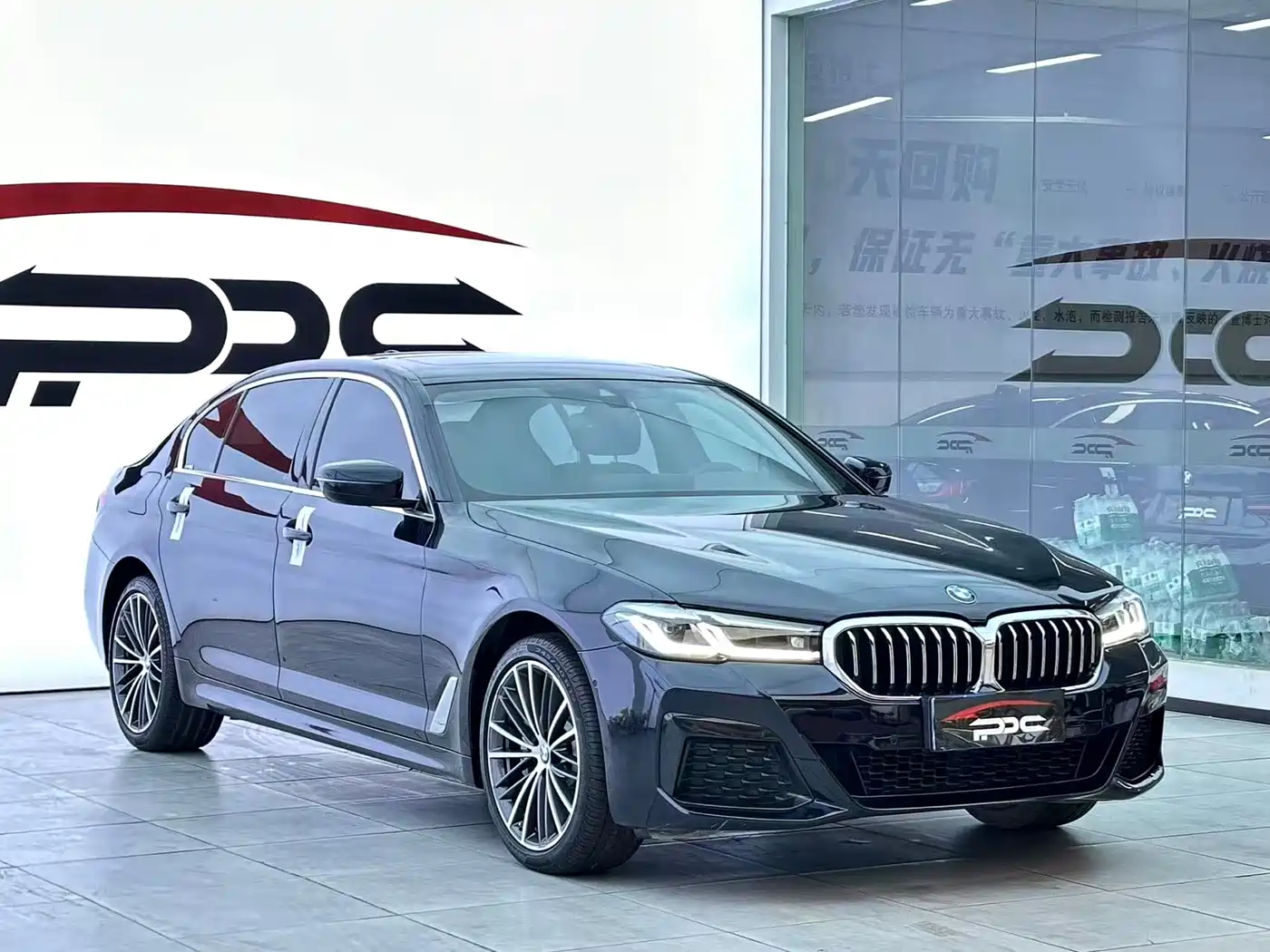 BMW 5 Series 2023 530Li Leading M Sport Package фото 3