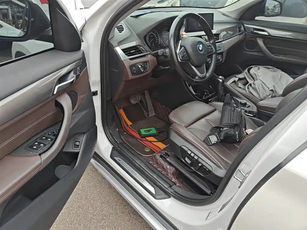 BMW X1 2018 sDrive18Li Premium Model фото 16