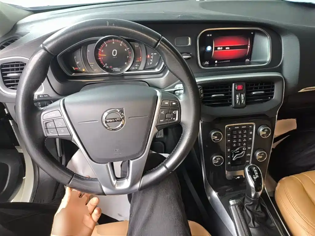 Volvo V40 2019 2019 T3 Momentum