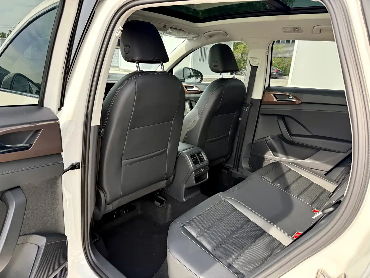 Volkswagen Tharu 2021 Model 280TSI 2WD Luxury Edition фото 19