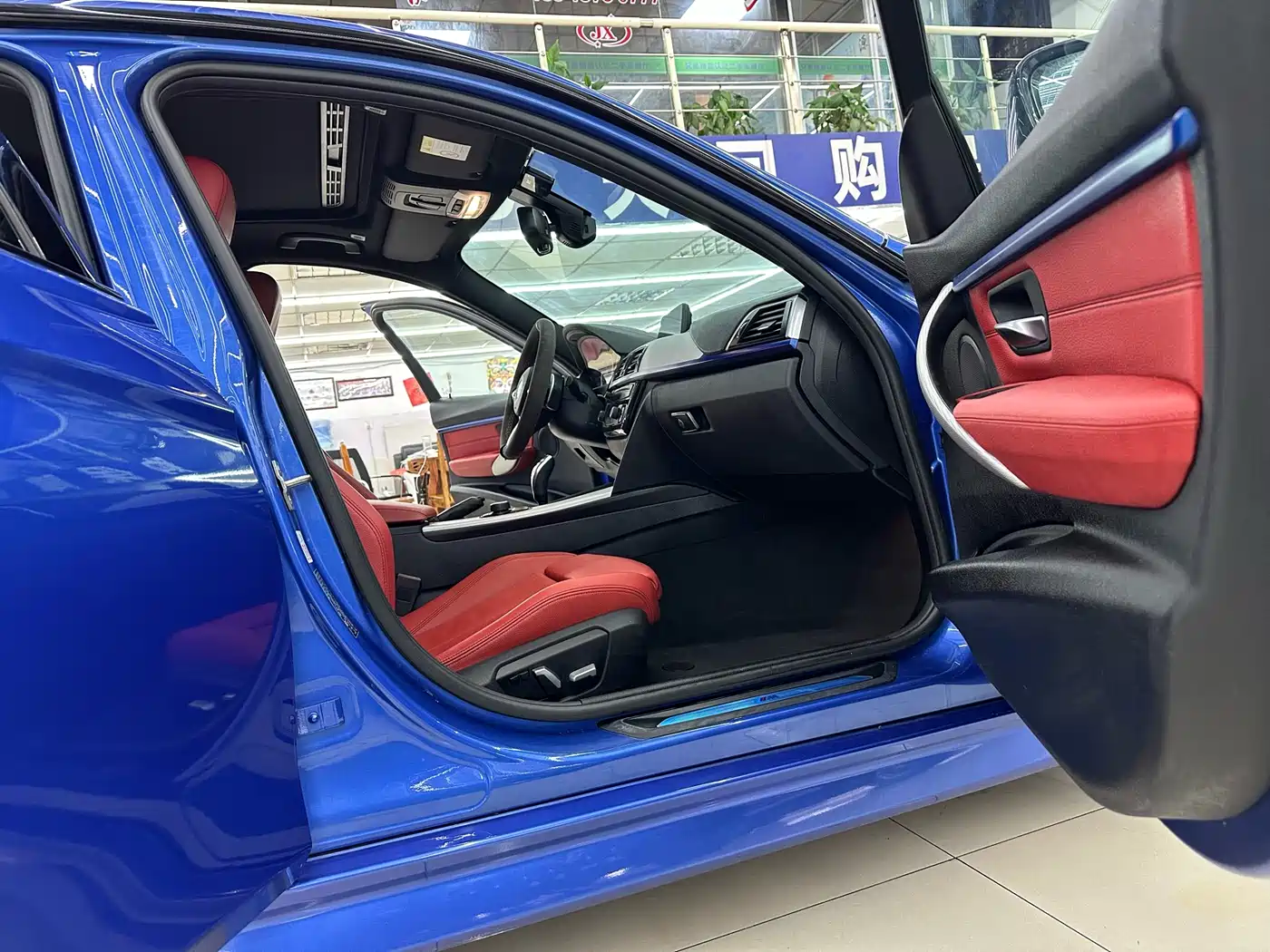 BMW 3 Series 2019 320i M Sport Package фото 10